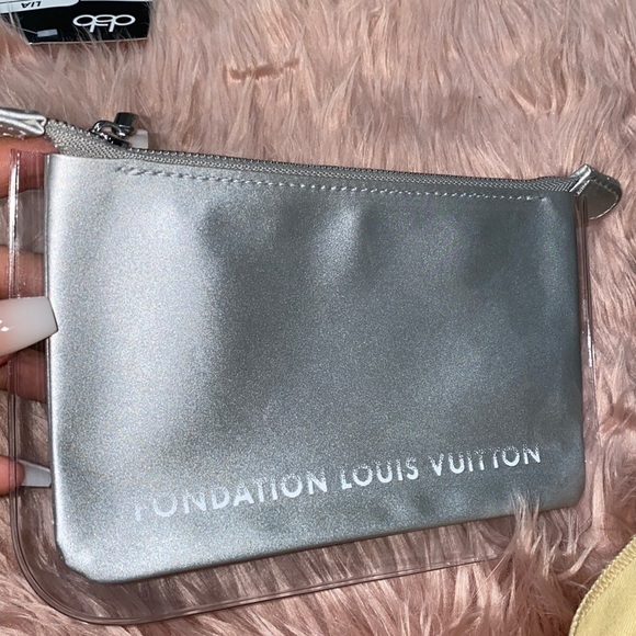 SOLD 1️⃣4️⃣0️⃣ Louis Vuitton Fondation bag - Picture 3 of 4